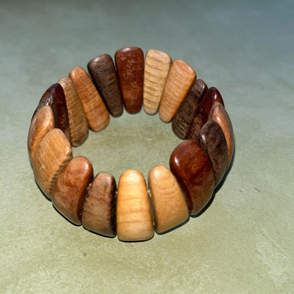 Hand made tan and brown WOODEN stretchy bracelet light to dark grain soft wood